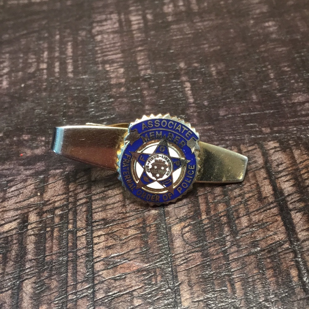 Associate member tie clip